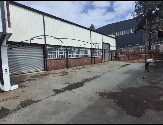 1,450M² WAREHOUSE FOR SALE IN DENVER
